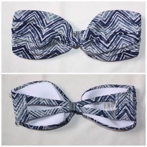 UO OUT FROM UNDER TWIST KNOT BANDEAU BIKINI TOP